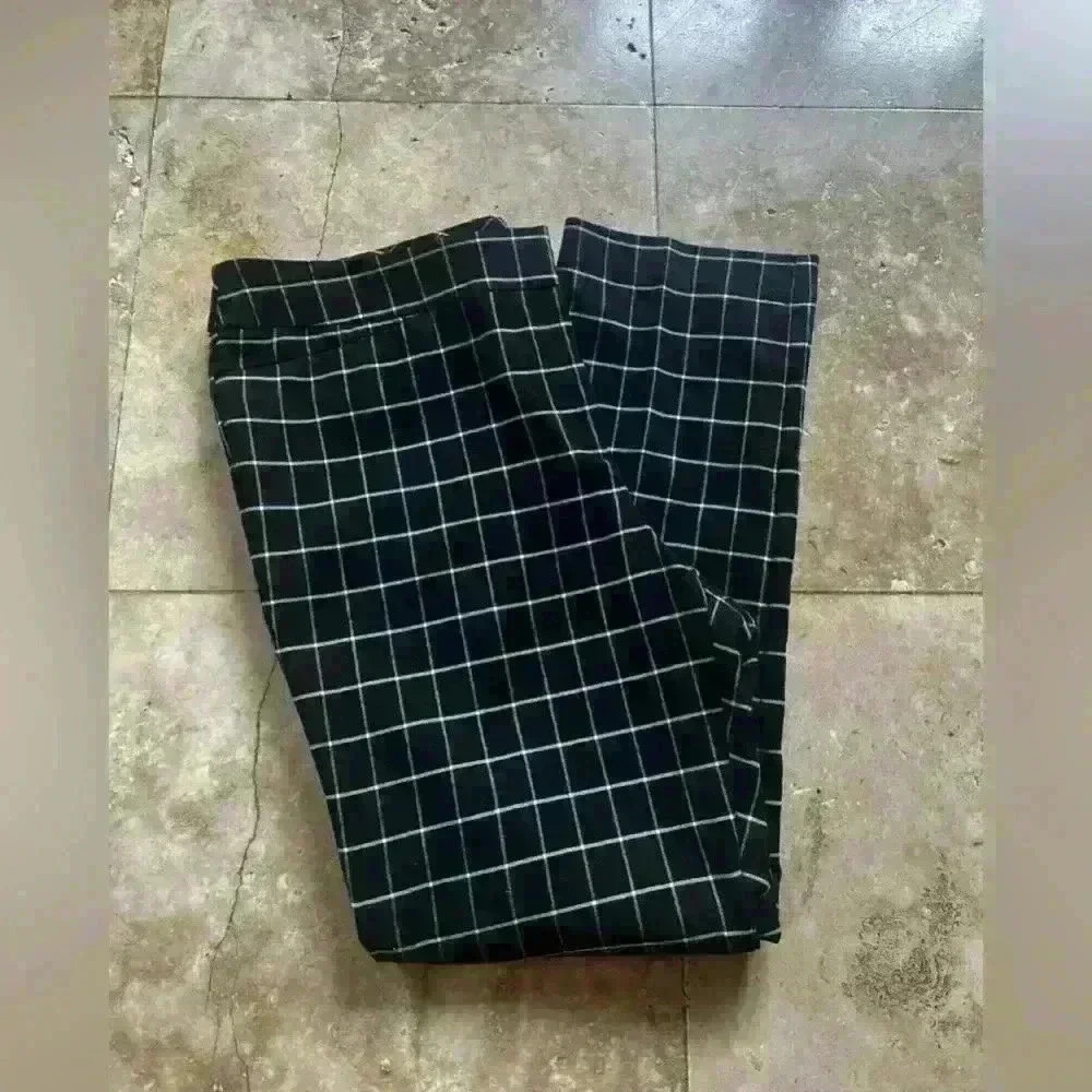 Ann Taylor Factory women’s dress pants size 14. Excellent condition. - Picture 6 of 11